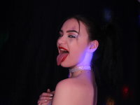 tiffany_luck888's Offline Chat Room