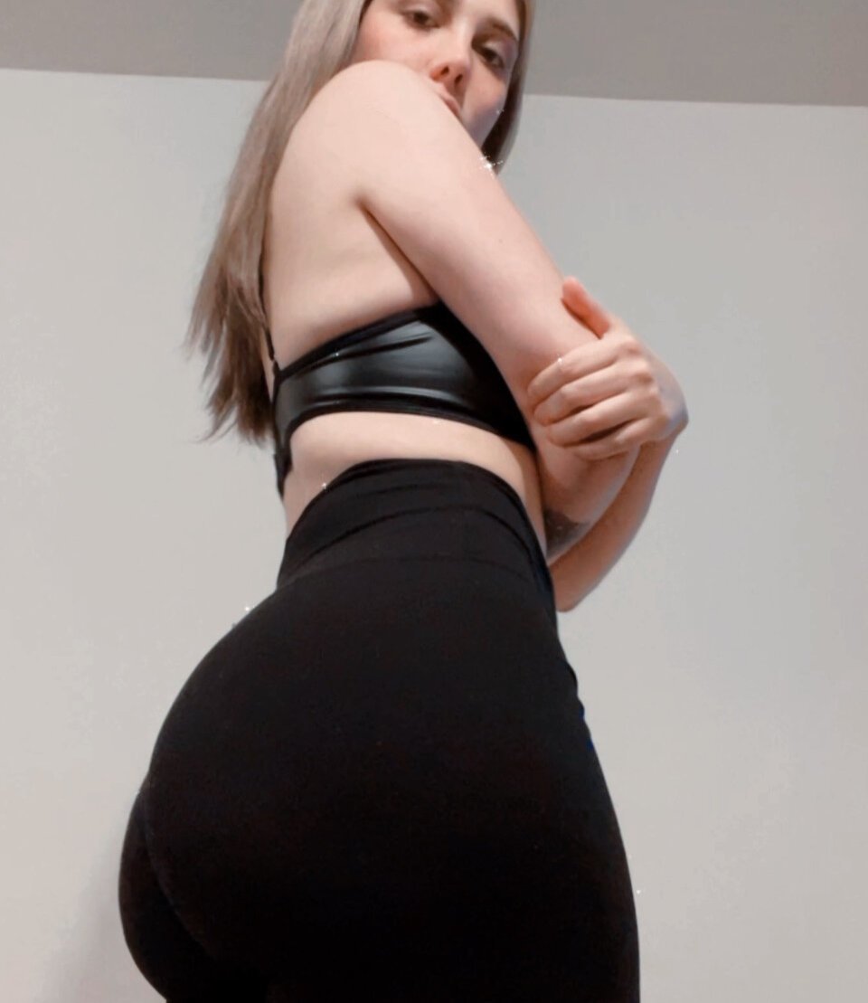 pinkywhite's Offline XXX Chat