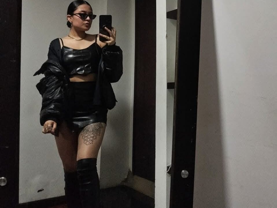 -Loren_- profile