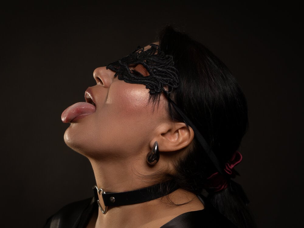 Live sex webcam photo for GiaFox_ #291098349