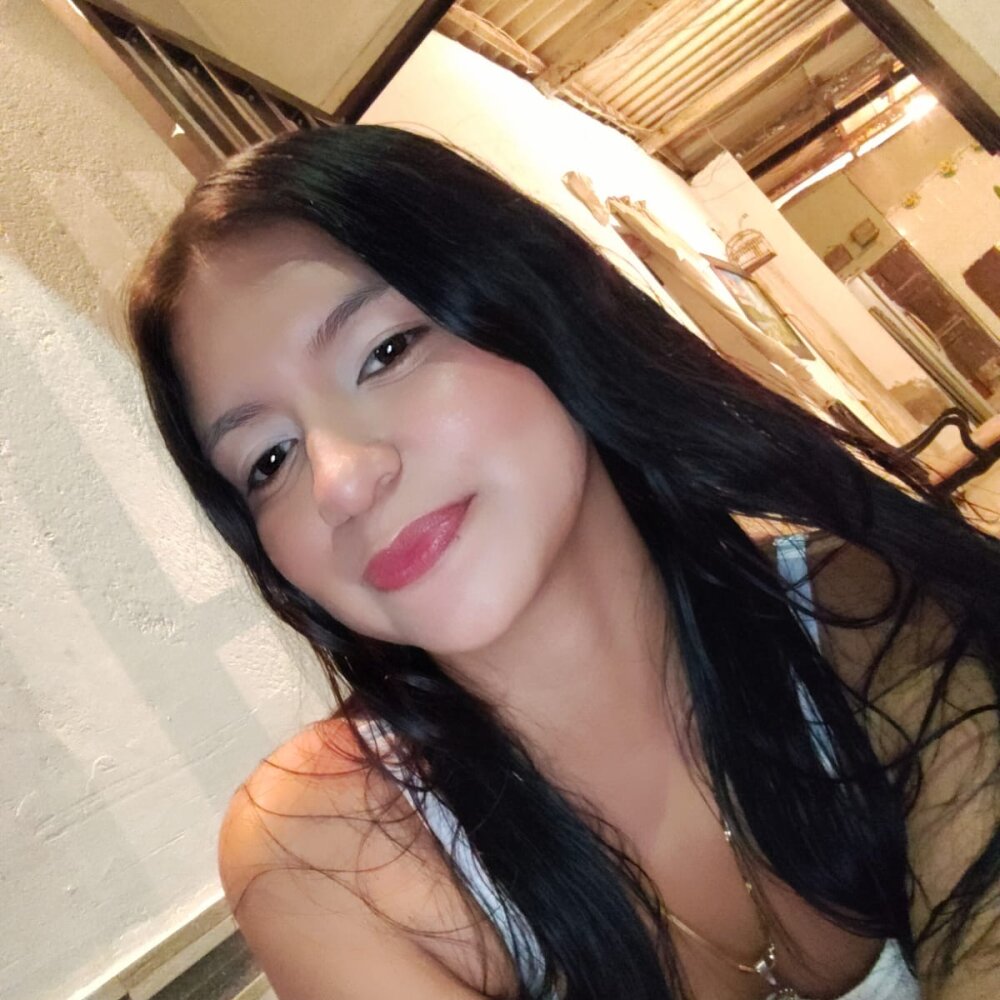 CAROLINA_SEX10's Offline XXX Chat