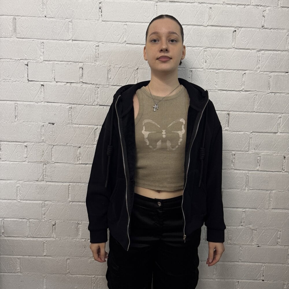 sexlivecamsites.com laraewernecke livesex profile in white cams