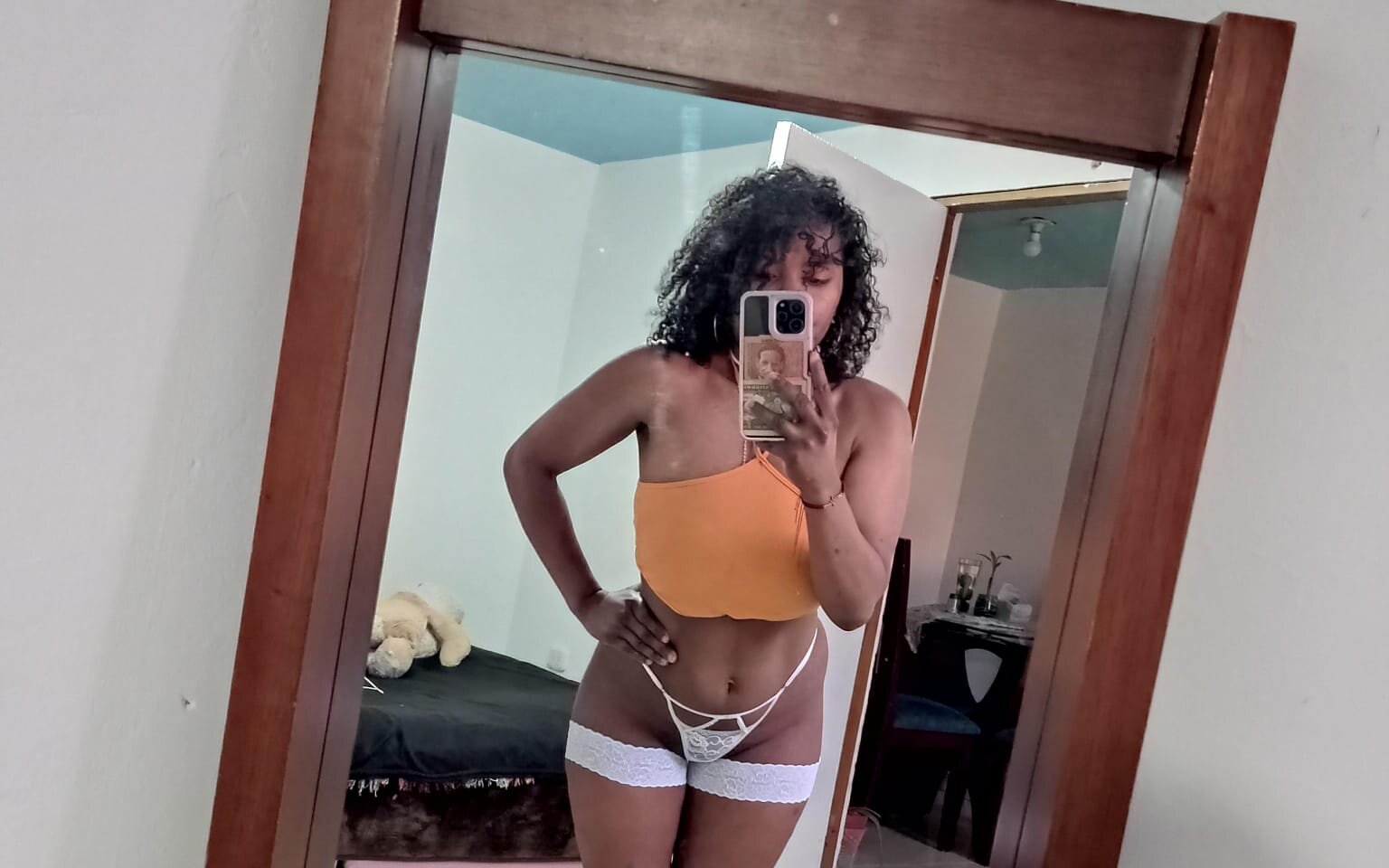 Mayalia_Hot