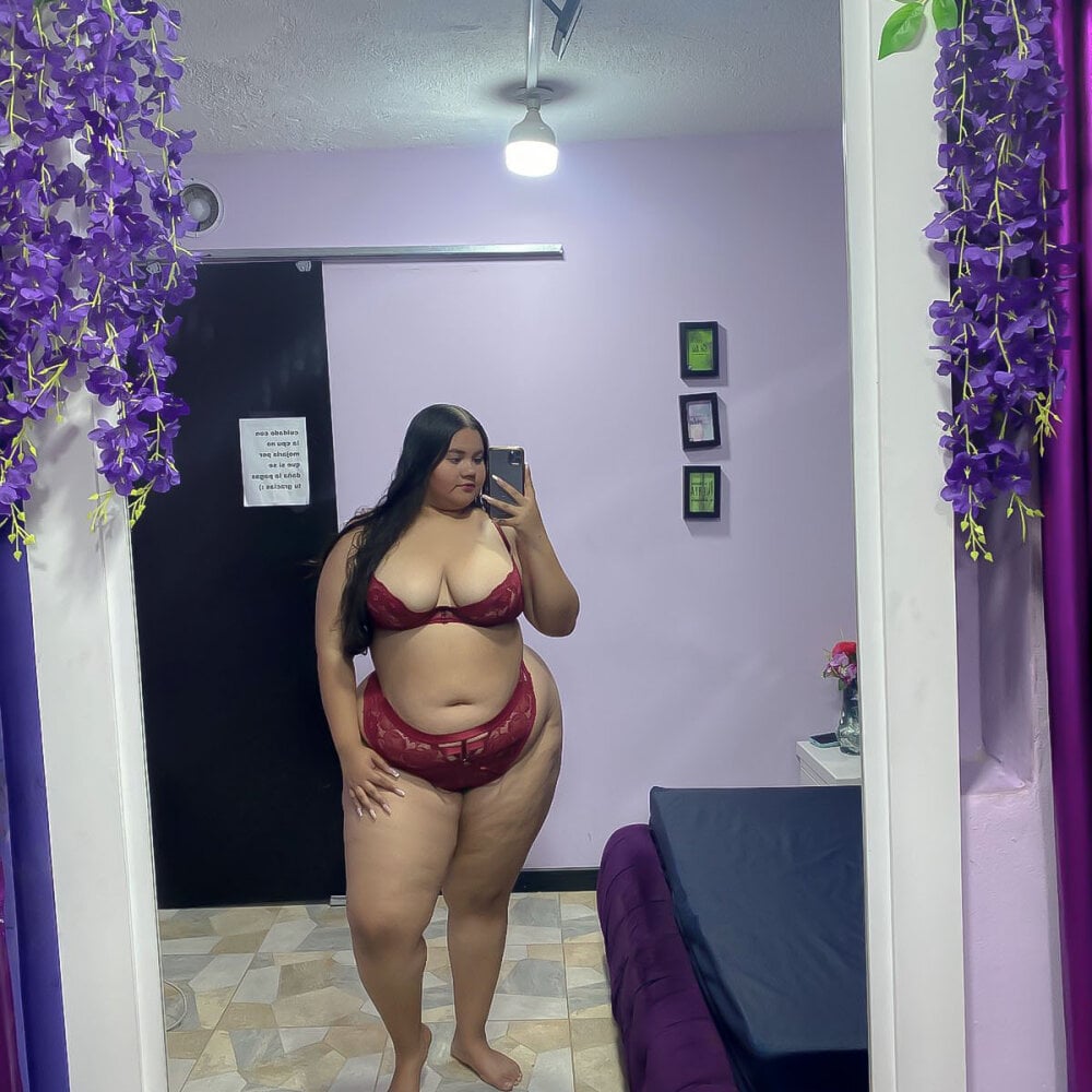 livesexr.com valentitis livesex profile in your-moms-house-mofo cams