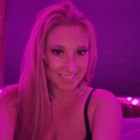 Lily_HornyHousewife's Webcam Show