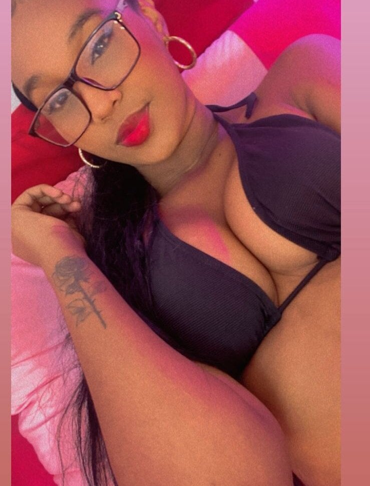 sleekcams.com candyhot469 livesex profile in spanish cams