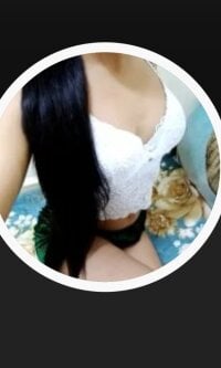 Linda-53 Adlı Modelin Canlı XXX Sohbeti