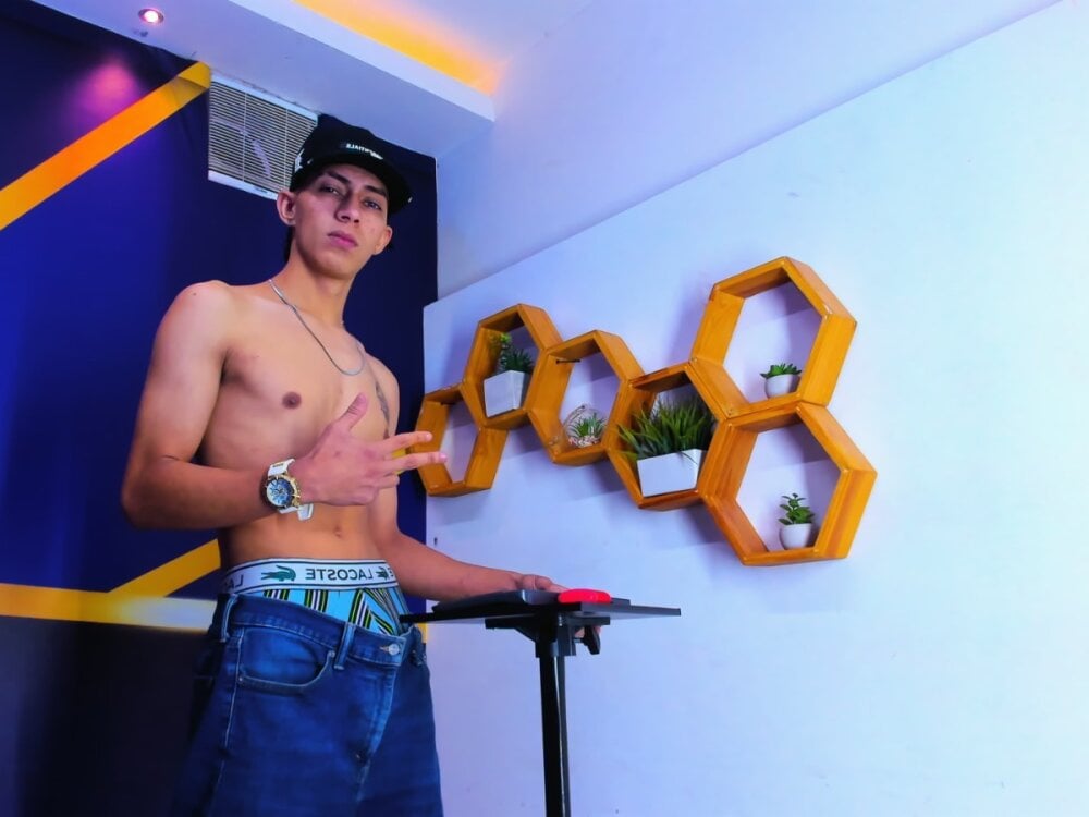 dante_brown1 from stripchat
