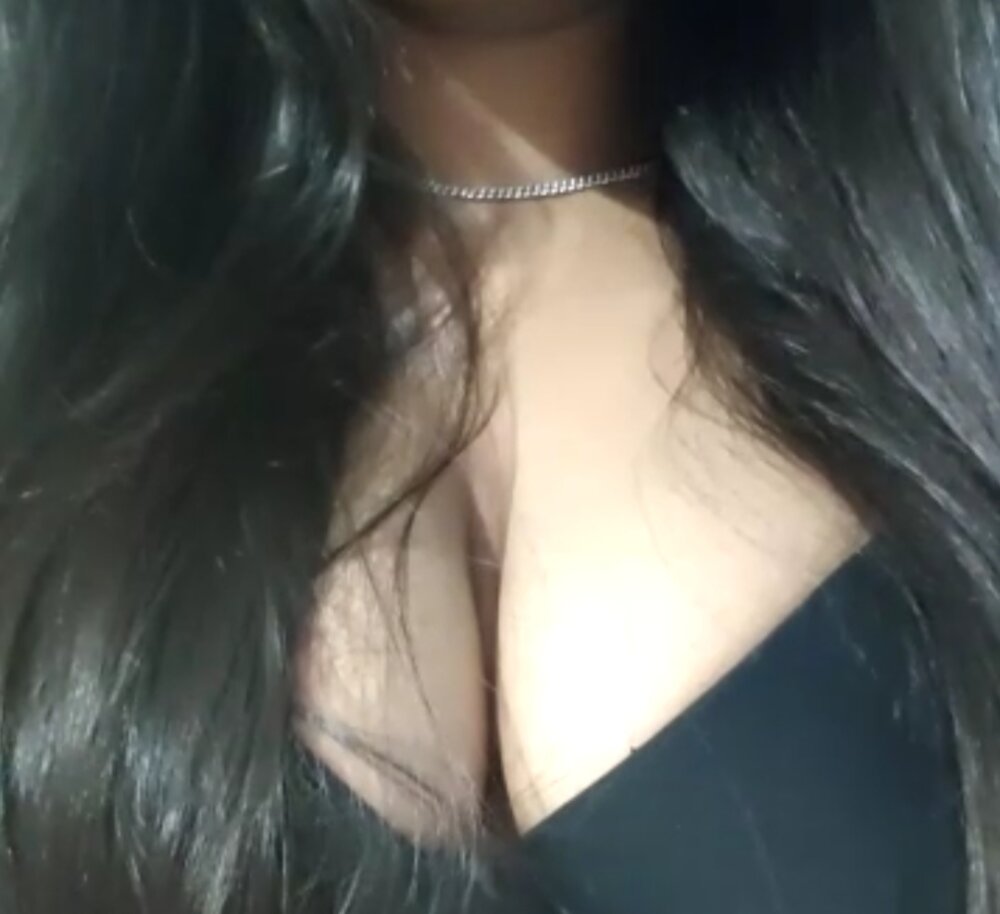 28-Amrita-mona profile