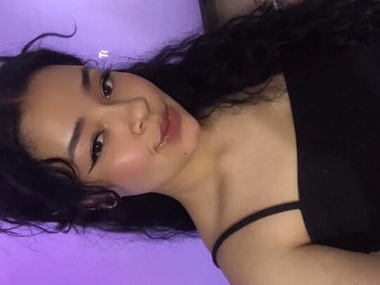 xxx-topcamgirls.com emmy__ livesex profile in latin cams