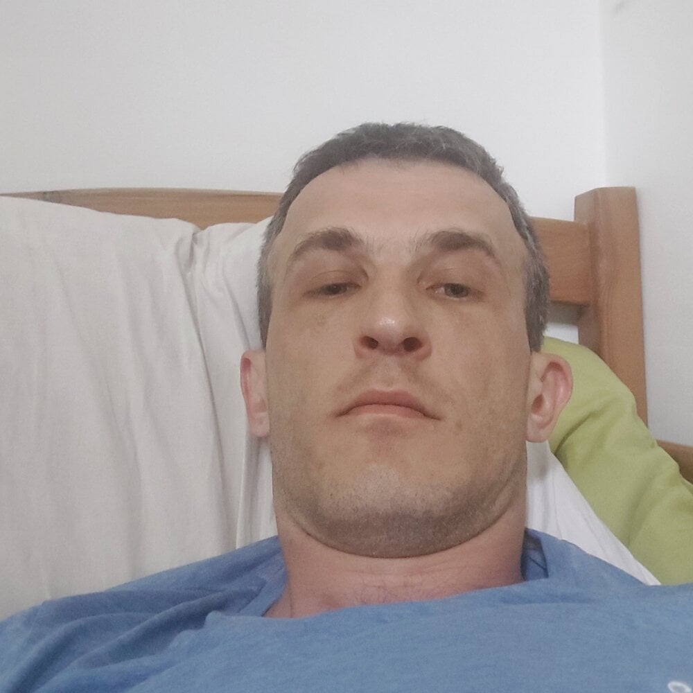 1983adam from stripchat