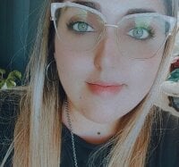 tugatitamimosaa's Offline Chat Room