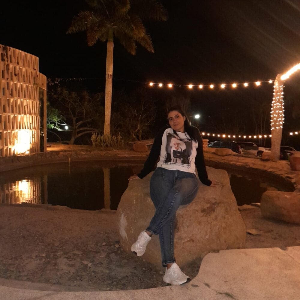 julieth_mature profile