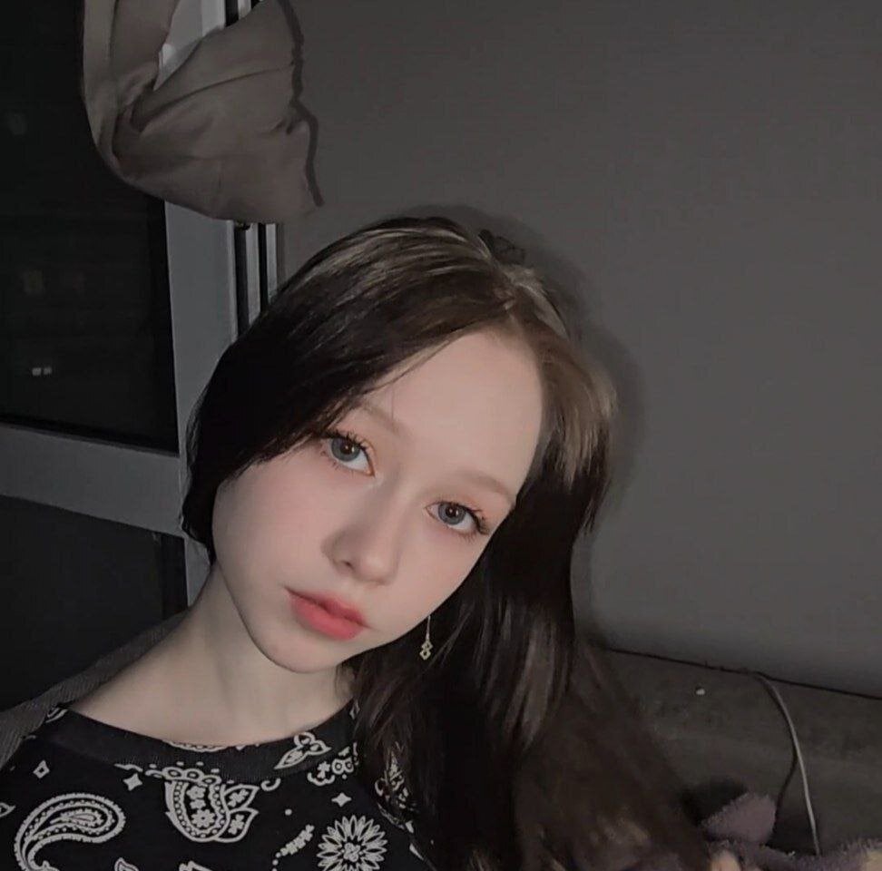 Joyce_Murphy live cam model at StripChat