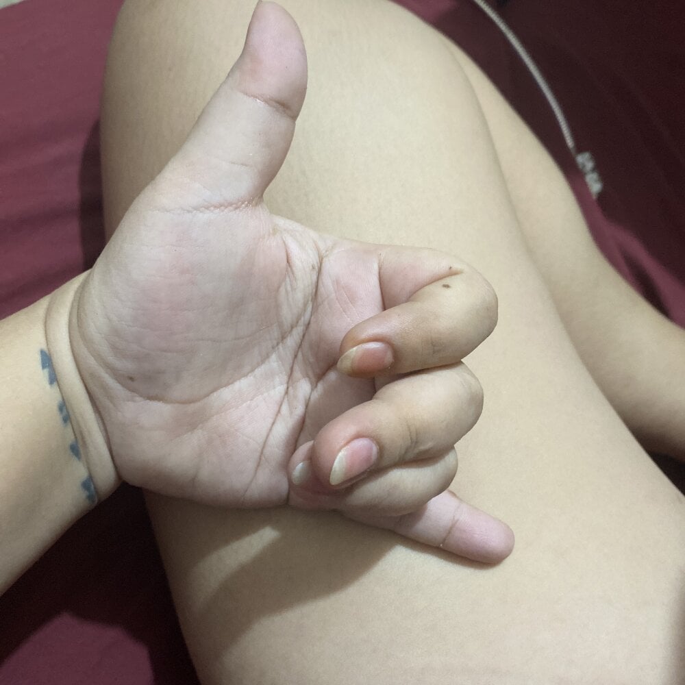 stripchat lovely_apple19 webcam profile pic via iluvcams.com