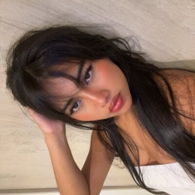 KloeWhispers_
