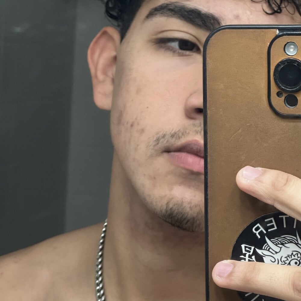 asronrandon from stripchat