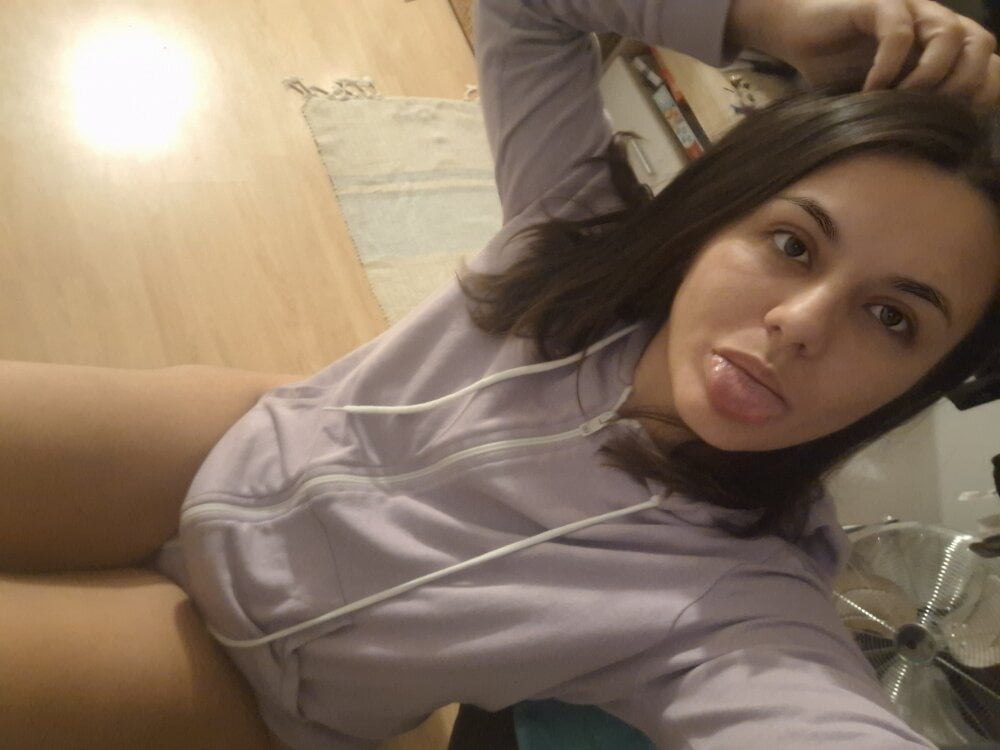 amateursex-livecam.com sophiemerm livesex profile in granny cams