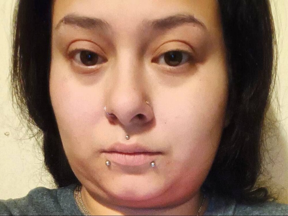 iluvcams.com koketkapink livesex profile in alice-in-pilafland cams