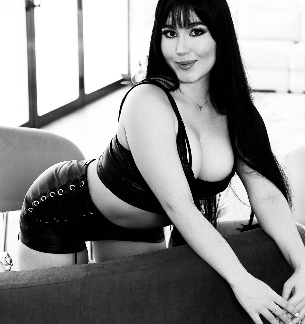 glamcambabes.com scarletfalcon livesex profile in on-your-screen-daddy cams