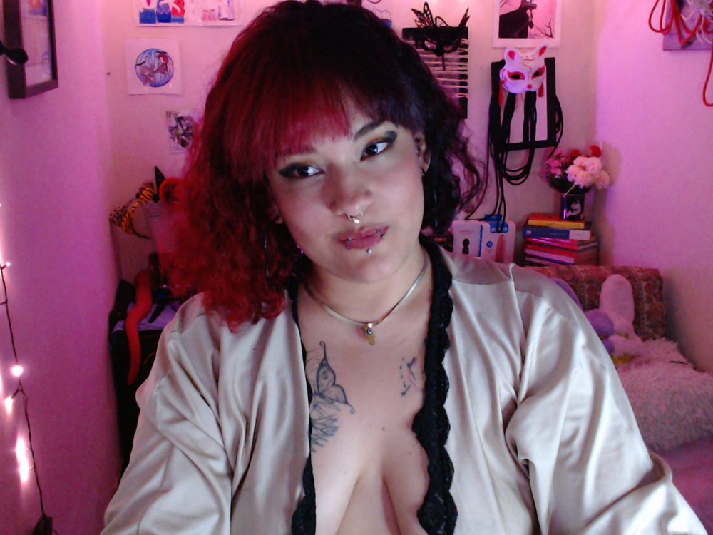 Live sex webcam photo for Ruby_Skywalker_ #290995211