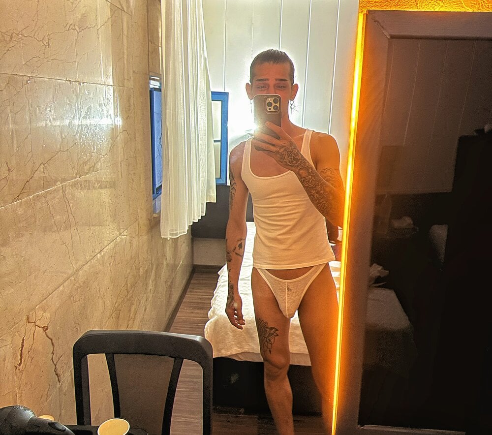 xevaa from stripchat