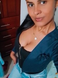 Zefora_Ebony69's Offline XXX Chat