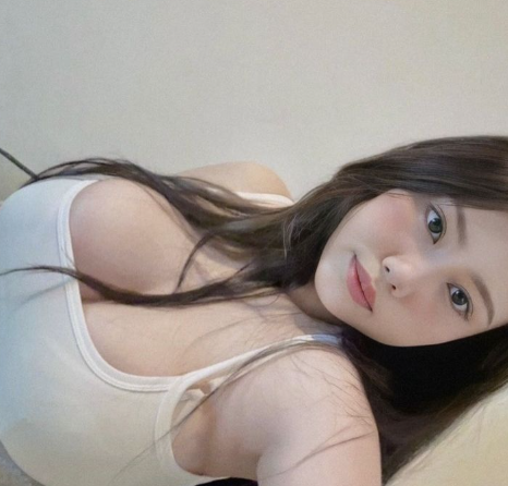 moue-angel from stripchat