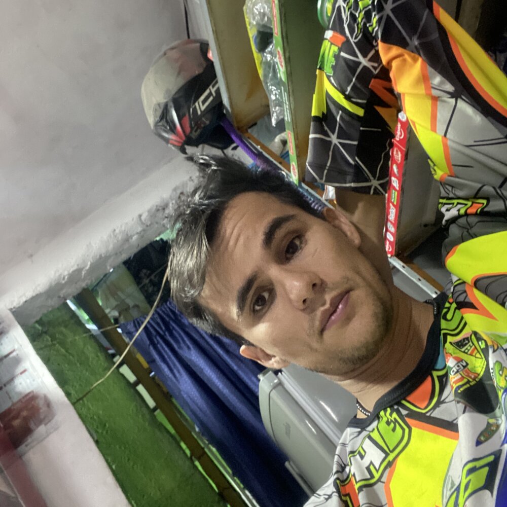 yeisex123's Offline XXX Chat