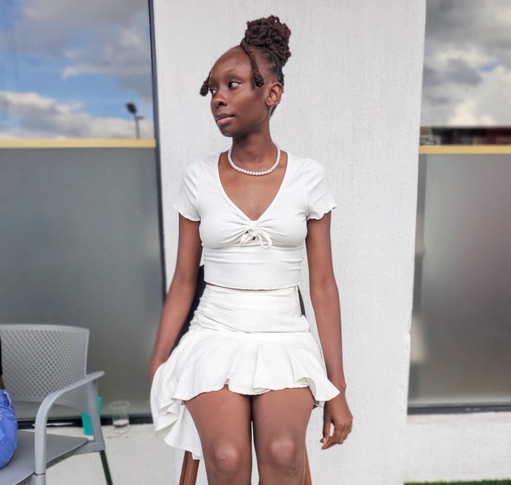 stripchat lusshbby webcam profile pic via amateursex-livecam.com