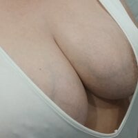 Loveryours's webcam live show