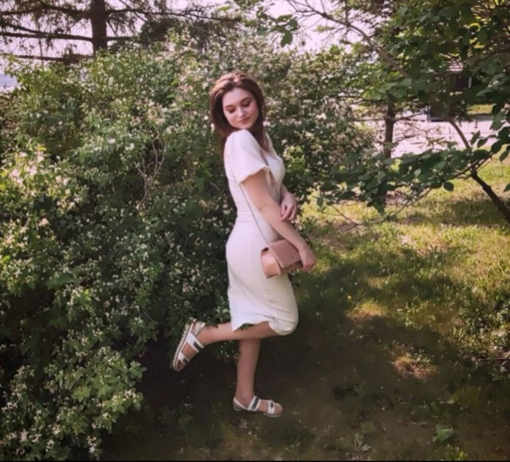 Live sex webcam photo for Afina_Redd #282303242