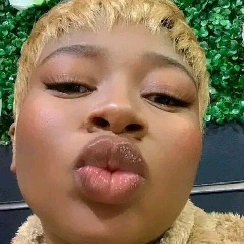 stripchat madame_honeyt webcam profile pic via livesextrans.com