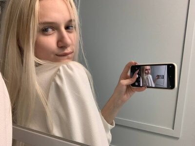 RoonAxel - Stripchat Girl 