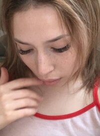 JuicyPeaach's Offline Chat Room
