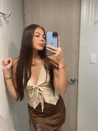 mhia_rosee's webcam live show
