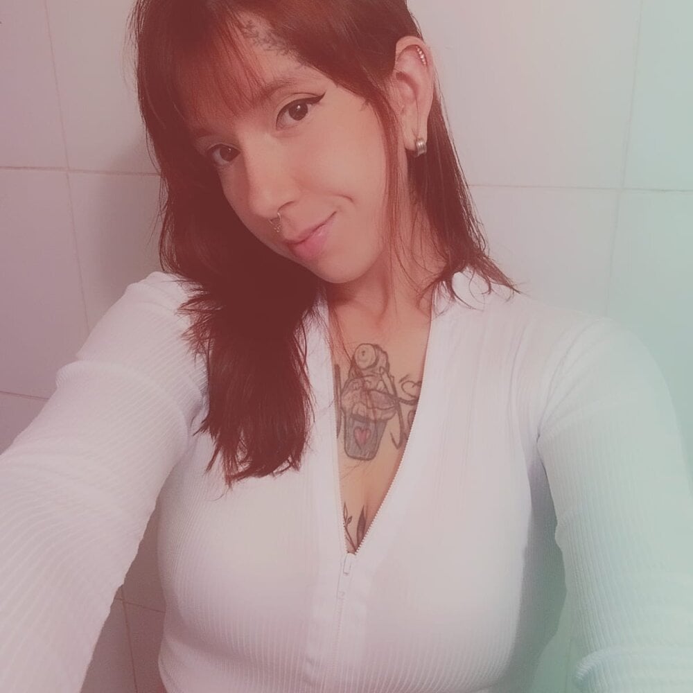 onaircams.com nora_temptress livesex profile in granny cams