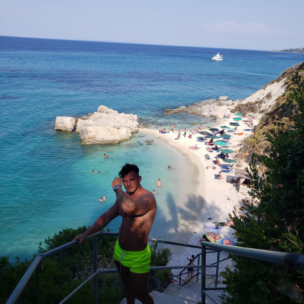 Travisholden profile