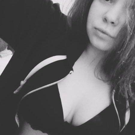 Zuli_Kiska live cam model at StripChat