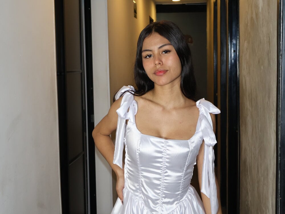 stripchat naughtyhally_ webcam profile pic via rudecam.live