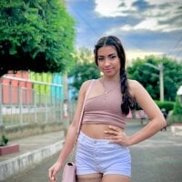 lucy_morgan_hot18's Offline Chat Room