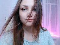 Ella_Di's Offline Chat Room