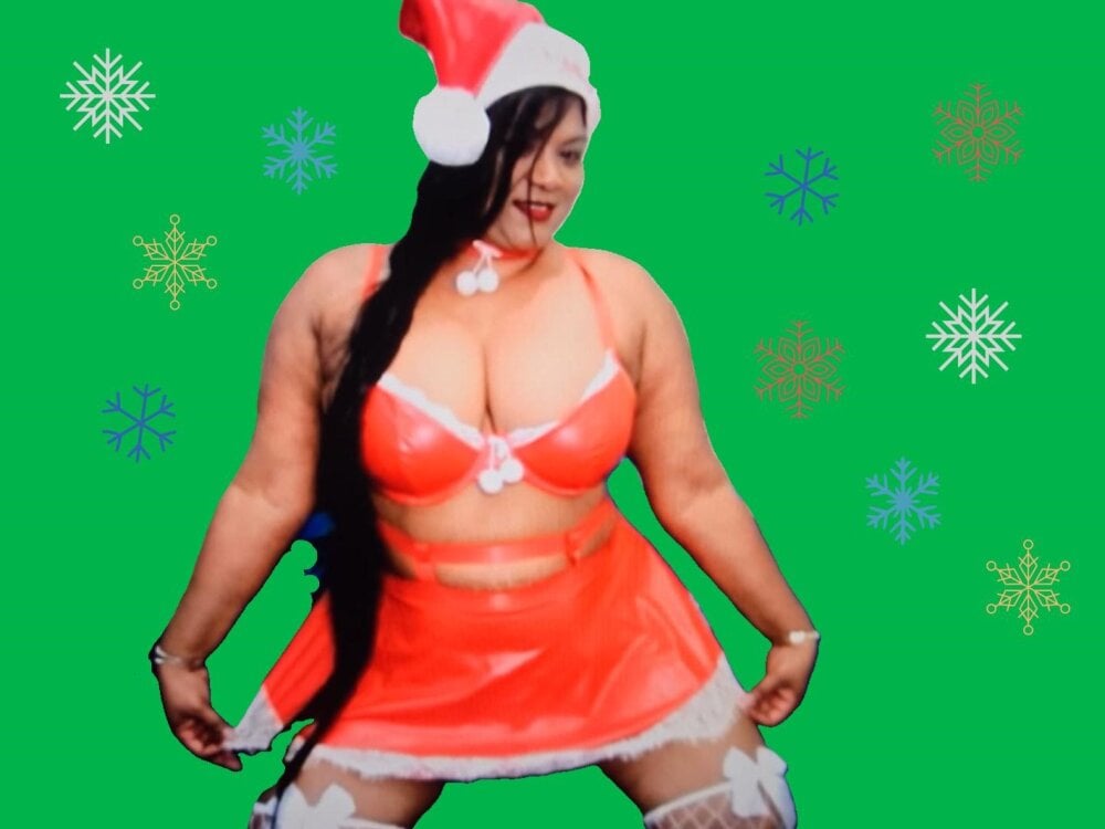 Live sex webcam photo for IndianDelia #290215874