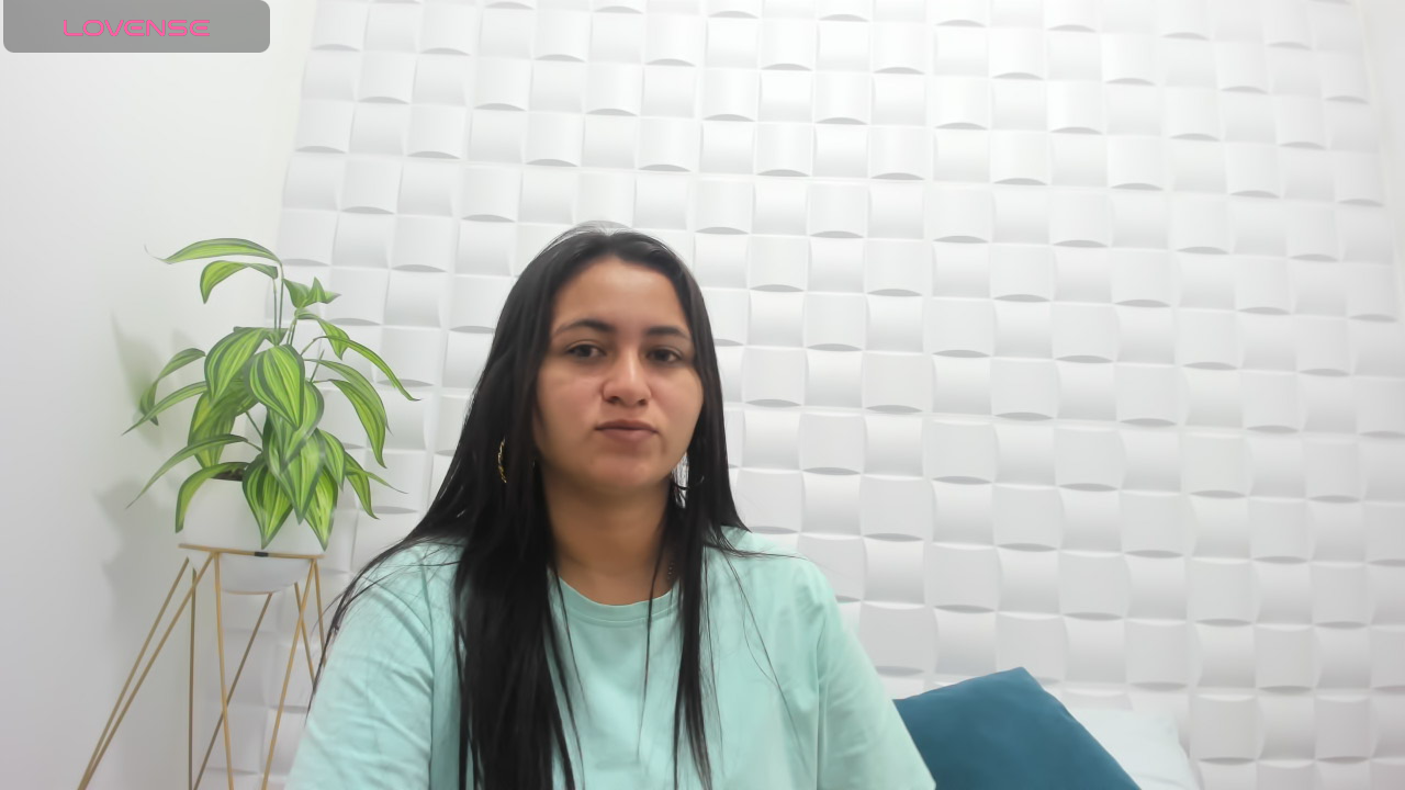 norah_hot