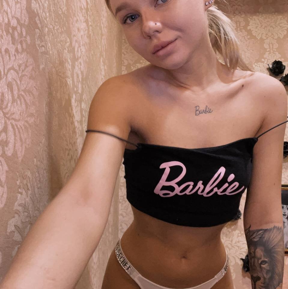 barbie__lillii webcam profile - Dominican