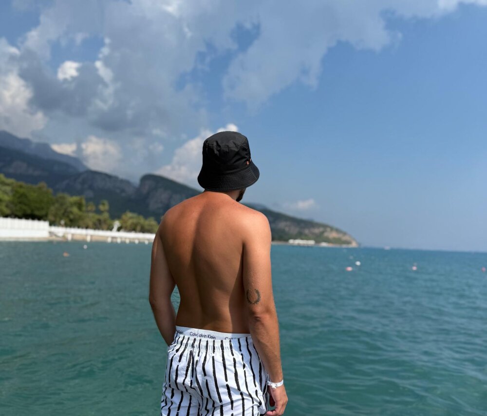 RoyalStudX's most recent online preview