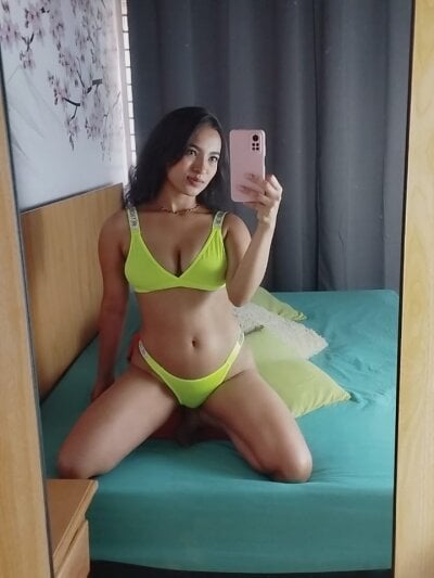 Megann_Smith - colombian