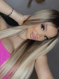 AshleyAddictionn's webcam live show