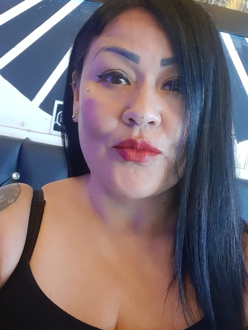 Live sex webcam photo for kittyhotass1 #289784466