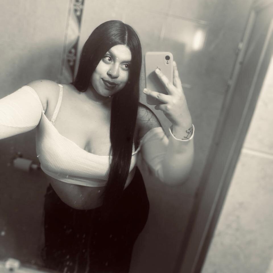 coral_luxe_ from stripchat